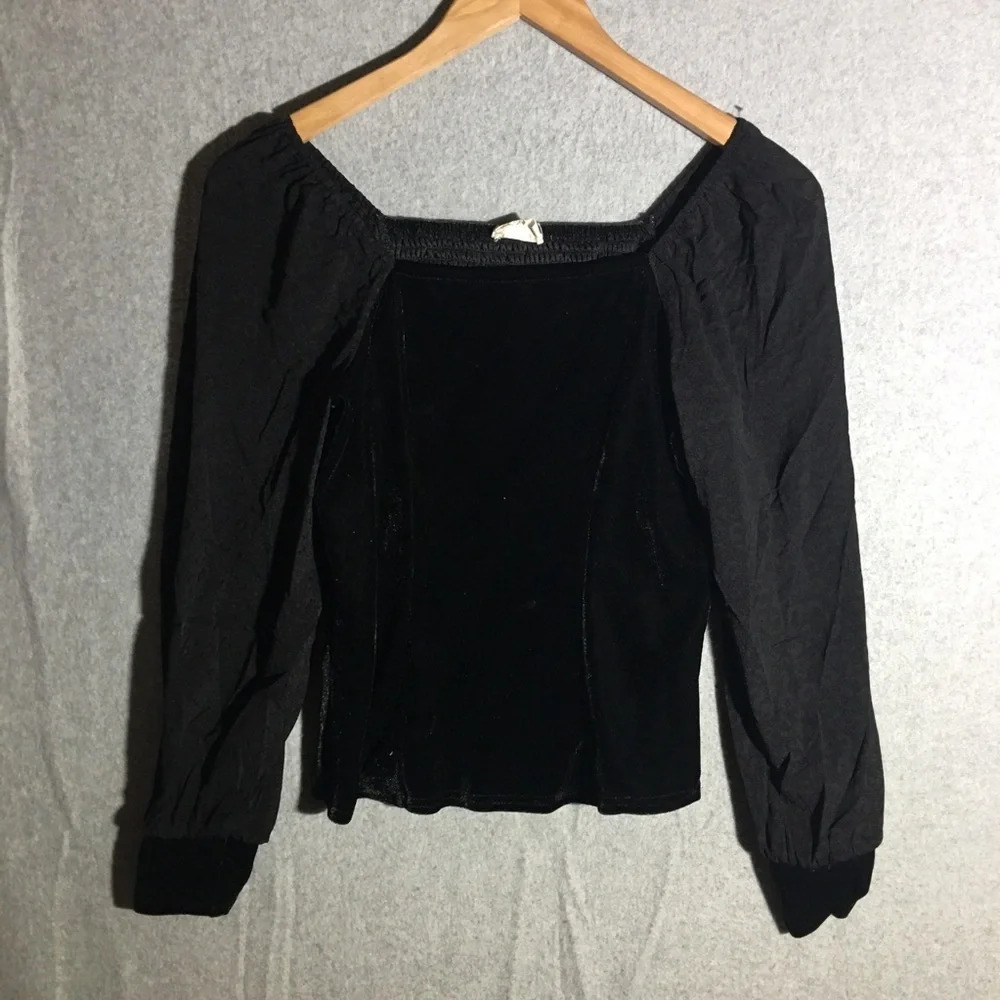 Womens Ember Blouse Sheer Sleeve Crushed Velvet Cheetah Print Party Club Date - Picture 1 of 7